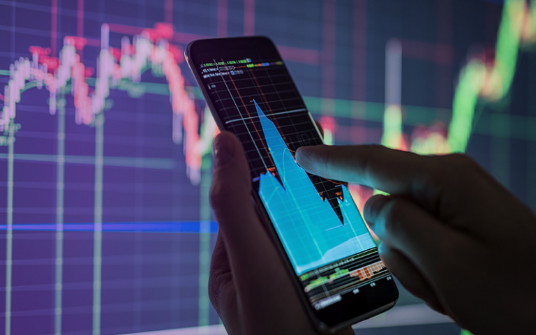 From Tracking Trends to Making Trades: Why Indian Investors Love This Stock Market App